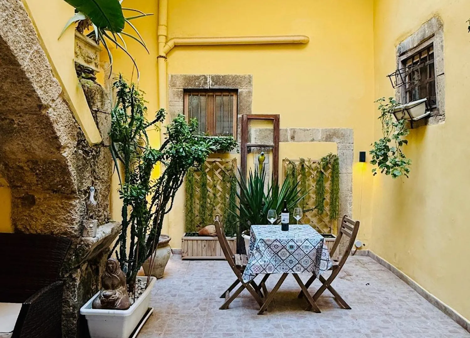 Melitzana Guest House Syracuse